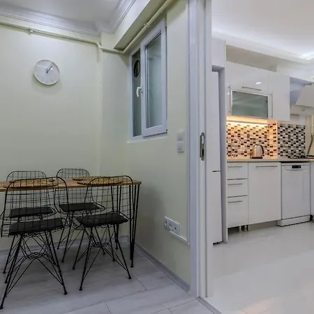 Fatih'te Yeni 3 Odali No 1 *