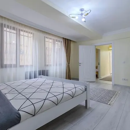 Fatih'te Yeni 3 Odali No 1 Apartment