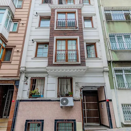 Daire Fatih'te Yeni 3 Odalı No 1
