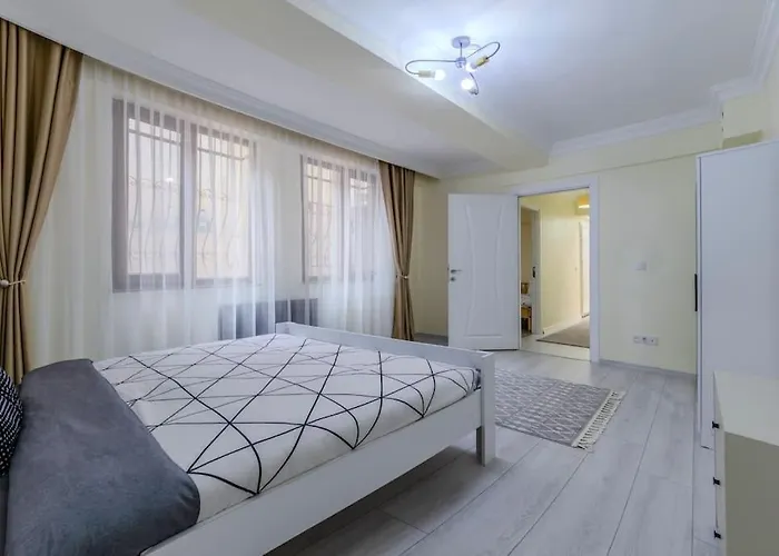 Fatih'te Yeni 3 Odali No 1 Apartment